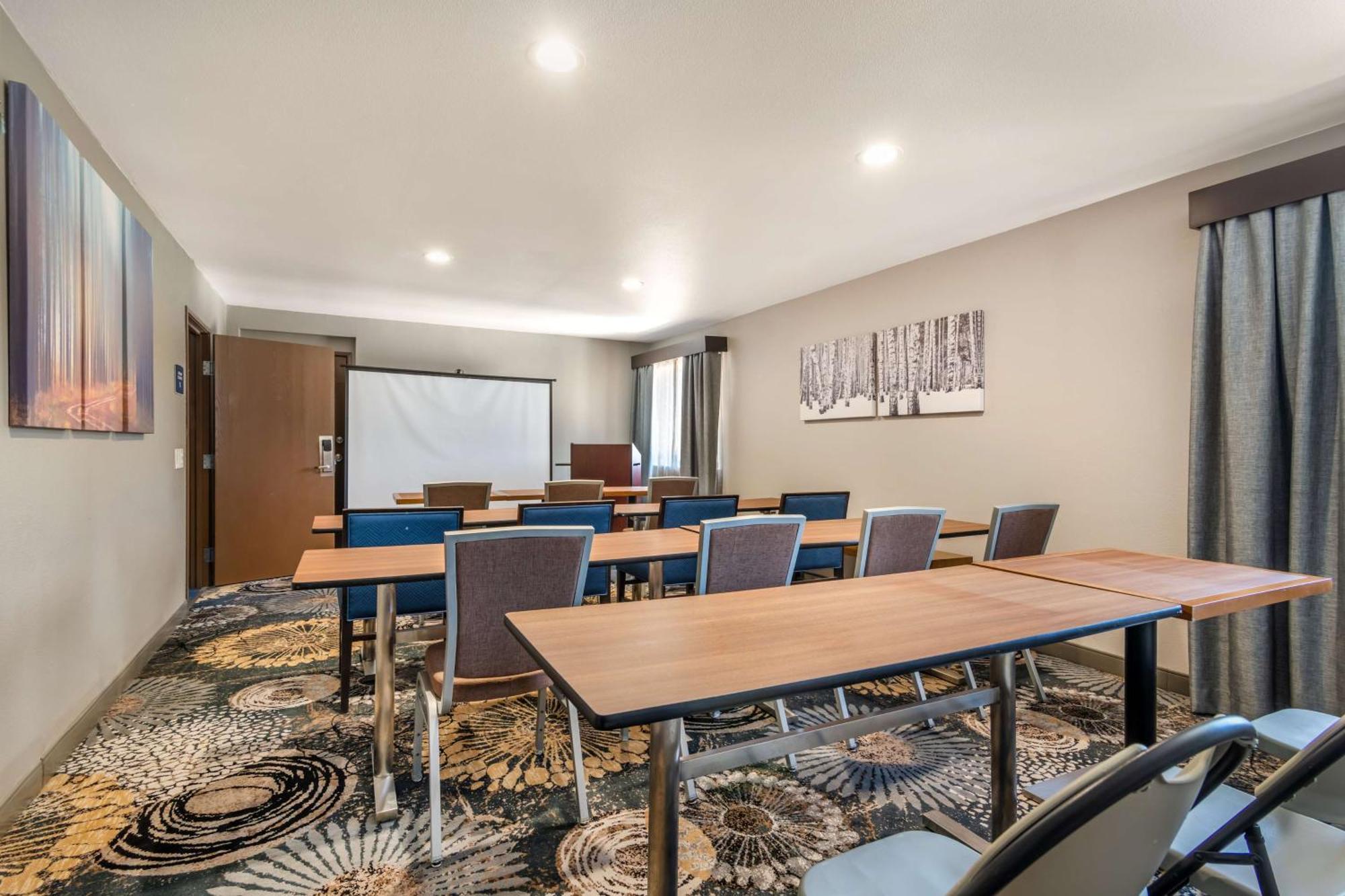 Best Western Atlanta-Marietta Ballpark Hotel Waterford Exterior photo